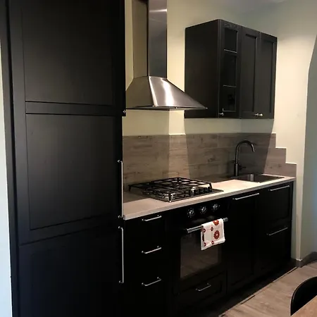 Claudia's Flat דירה *