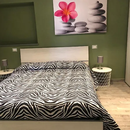 Claudia's Flat לוקה
